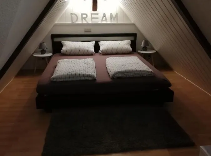 Mephisto Und Faust Lägenhet